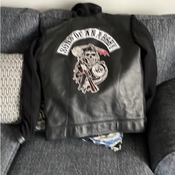 Ladies Leather Jacket - Picture 2 of 2